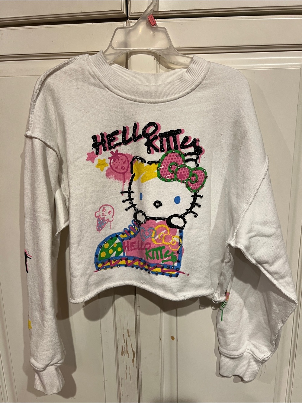 Hello Kitty Forever 21 White Crop top Sweatshirt with Pink & Multicolor Graphic